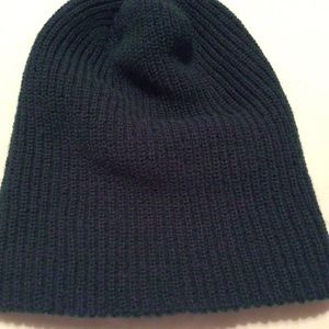 Like New knit beanie